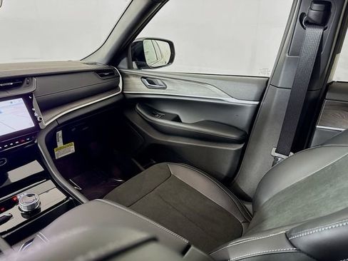 New 2026 Jeep Grand Cherokee Laredo image 22