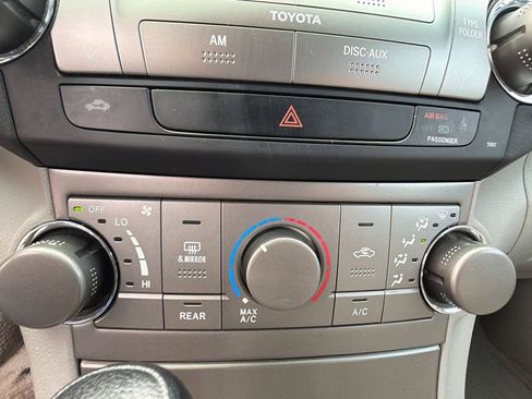 Used 2010 Toyota Highlander 4WD image 17
