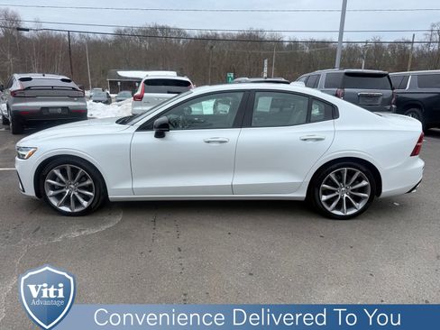 Certified 2021 Volvo S60 T5 Momentum w/ Climate Package image 5
