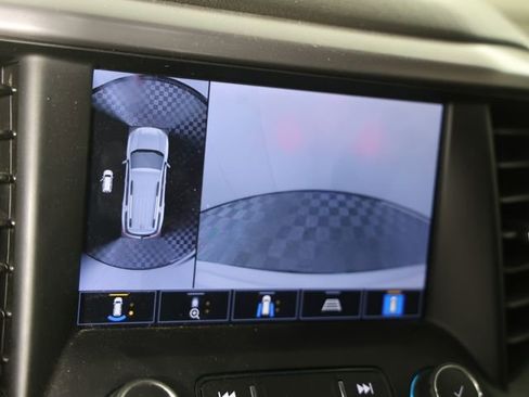 Used 2022 GMC Acadia AT4 w/ Technology Package image 11