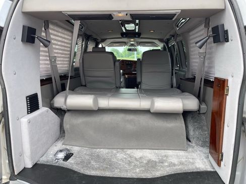 Used 2014 GMC Savana 1500 RWD image 9