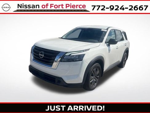 Certified 2025 Nissan Pathfinder S FWD image 1