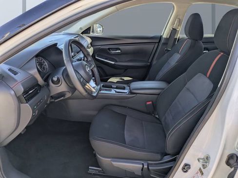 Used 2025 Nissan Sentra SR FWD image 19