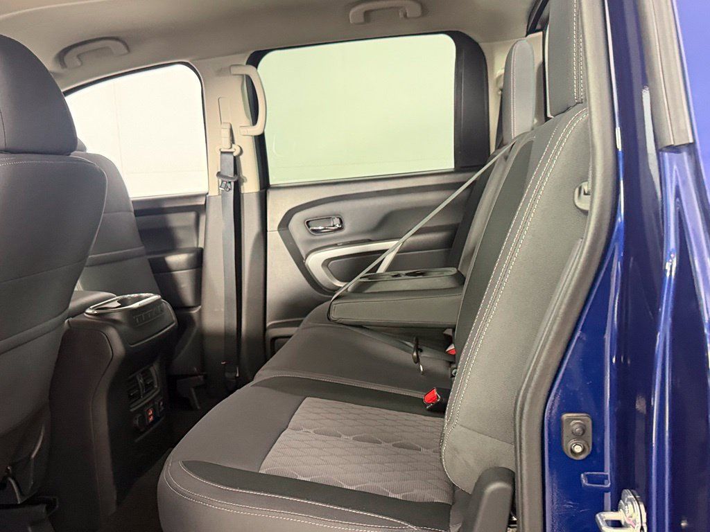 Used 2024 Nissan Titan SV w/ SV Convenience Package AWD/4WD image 26