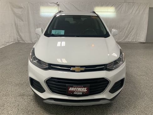 Used 2019 Chevrolet Trax LT w/ LT Convenience Package AWD/4WD image 3