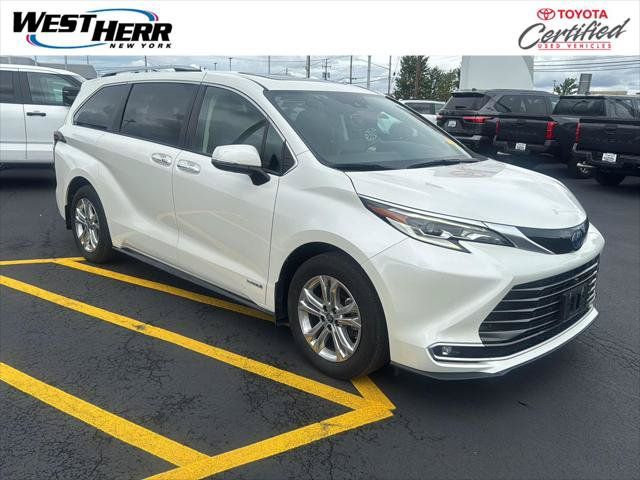 Certified 2021 Toyota Sienna Platinum AWD/4WD image 1
