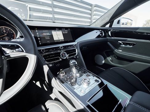 Used 2024 Bentley Flying Spur S V8 image 58