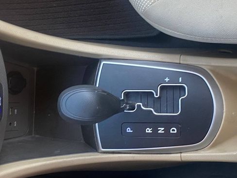 Used 2014 Hyundai Accent GLS FWD image 38