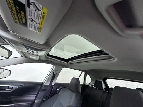 Used 2022 Toyota RAV4 XLE image 21