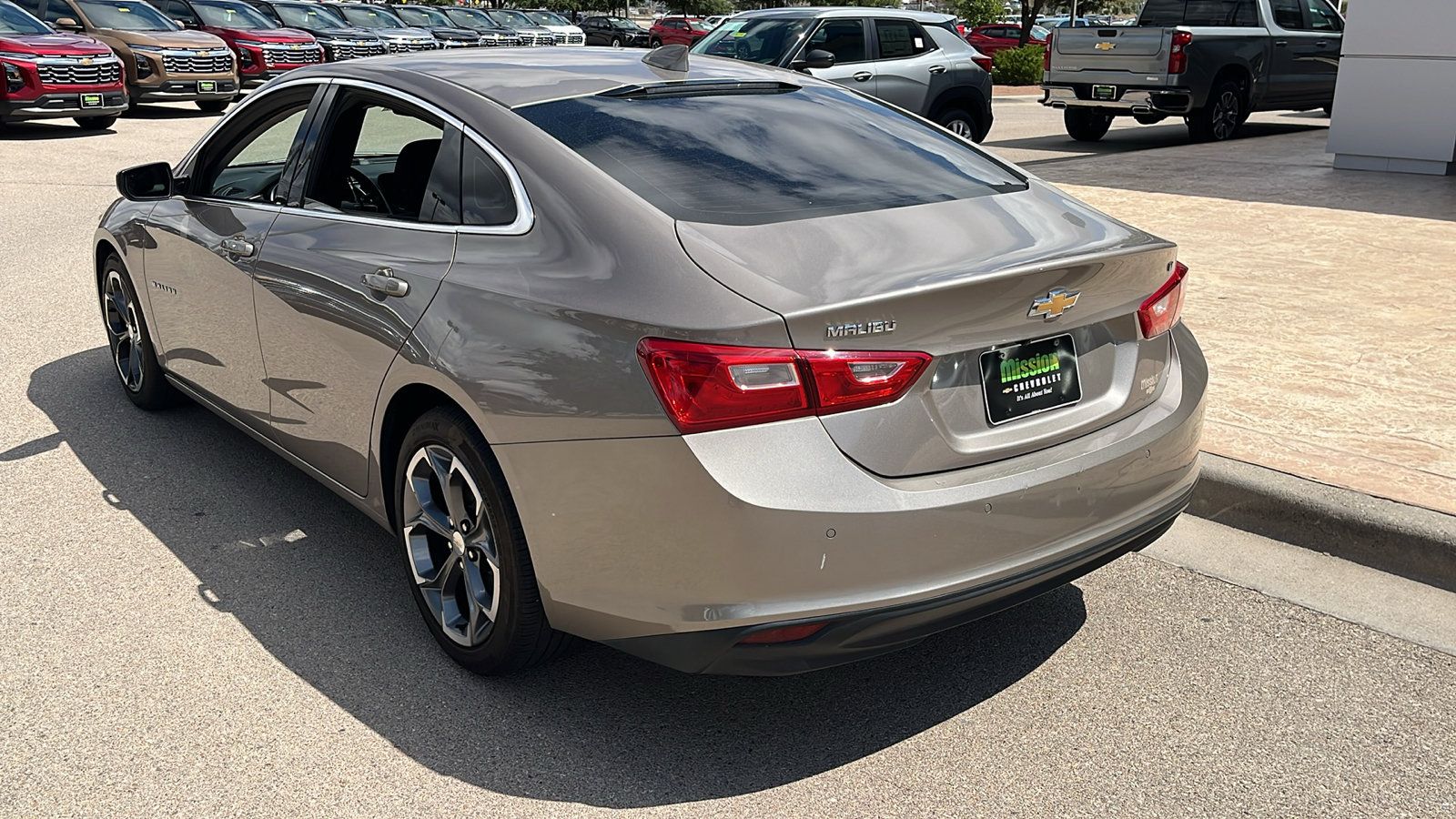 Used 2023 Chevrolet Malibu LT w/ Driver Confidence Package FWD image 6