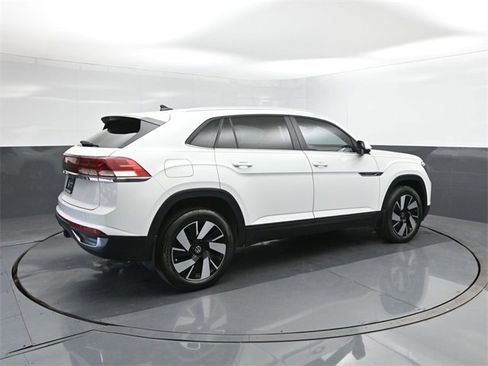 Certified 2024 Volkswagen Atlas Cross Sport SE image 15