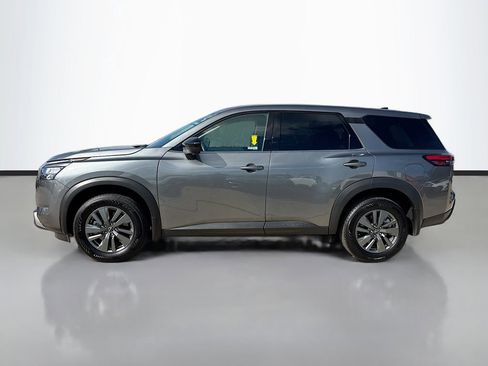 Used 2025 Nissan Pathfinder S image 8