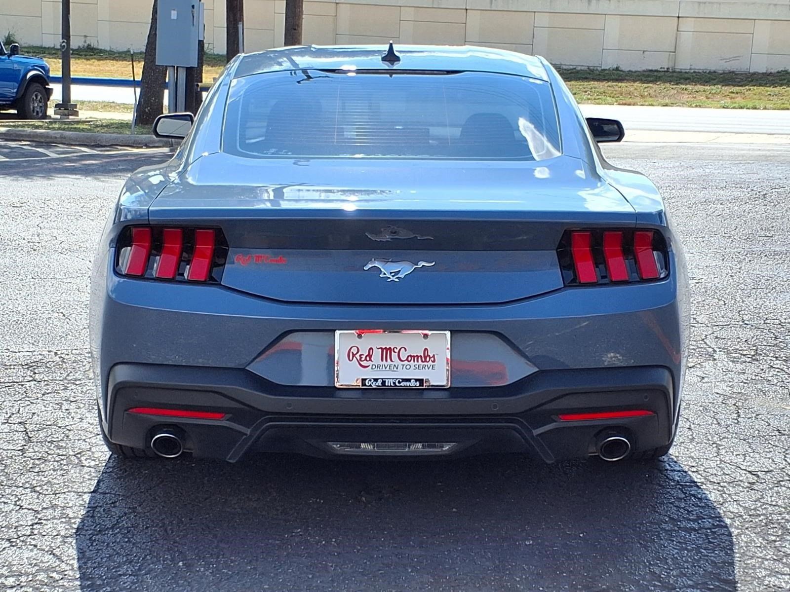 Used 2025 Ford Mustang Coupe RWD image 7