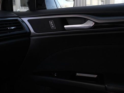 Used 2014 Ford Fusion SE w/ Equipment Group 201A image 19