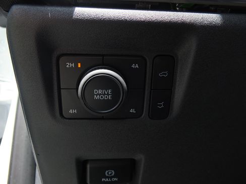 Used 2025 Ford Expedition Platinum AWD/4WD image 23
