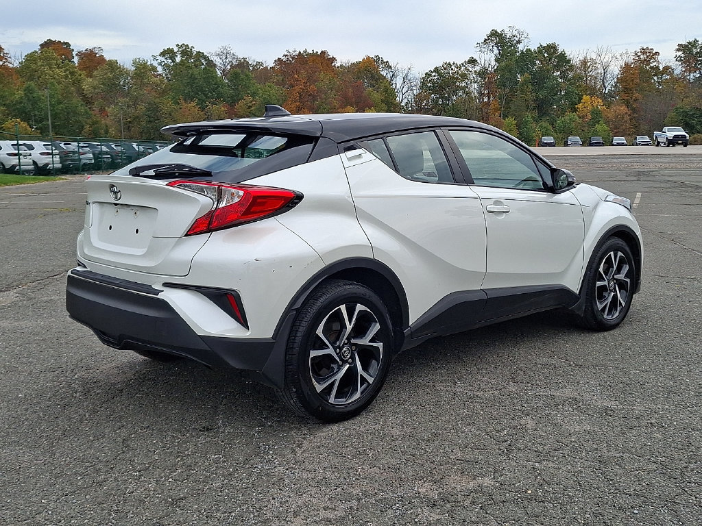Used 2019 Toyota C-HR XLE FWD image 9