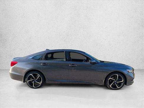 Used 2018 Honda Accord Sport image 2