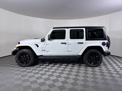 Used 2023 Jeep Wrangler Unlimited Sahara w/ Cold Weather Group AWD/4WD image 14