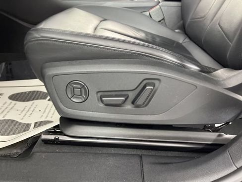 Used 2025 Audi Q3 2.0T Premium AWD/4WD image 32