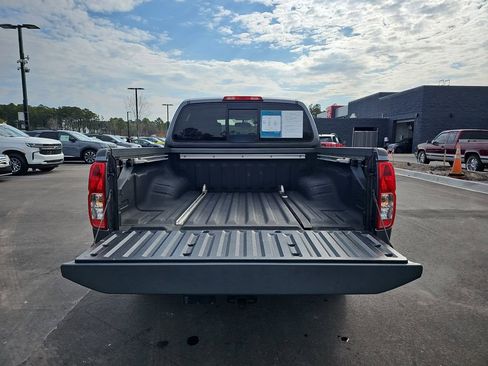 Used 2017 Nissan Frontier SV w/ SV Value Truck Package image 16