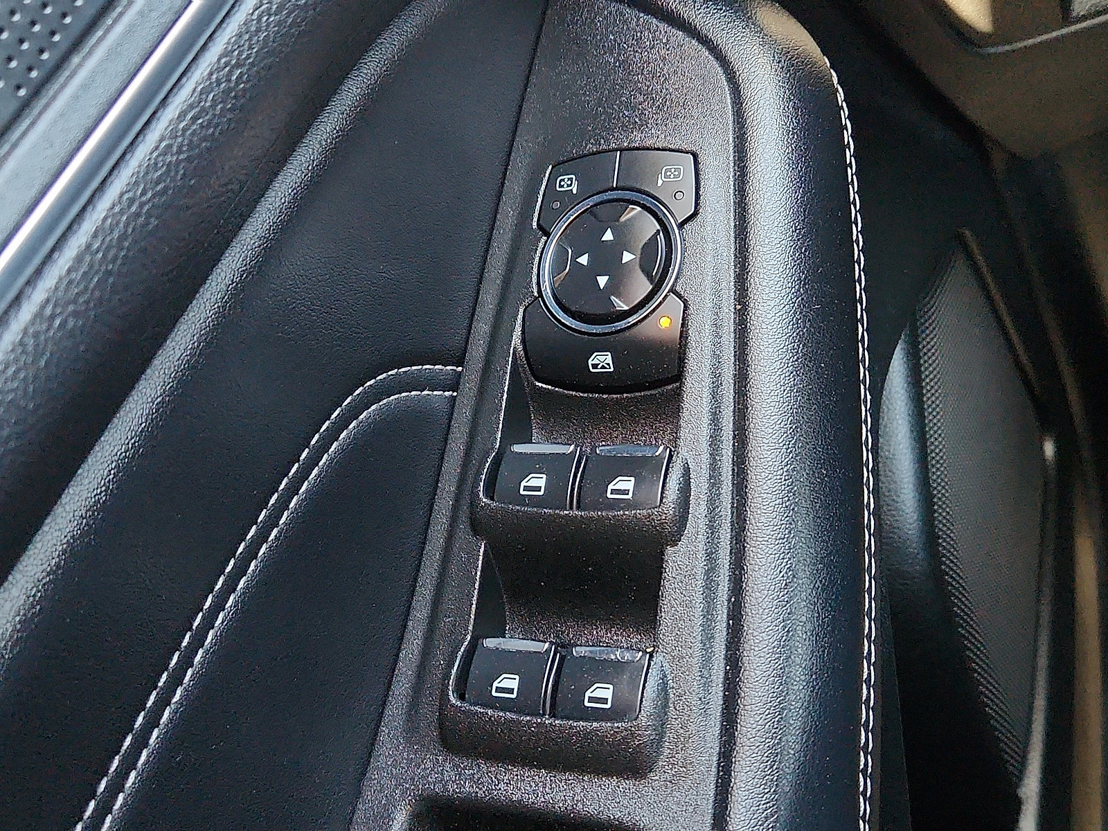 Used 2023 Ford Edge Titanium AWD/4WD image 24
