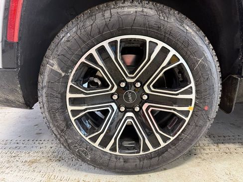 New 2026 Jeep Grand Wagoneer L 4WD w/ Premium Group I image 28