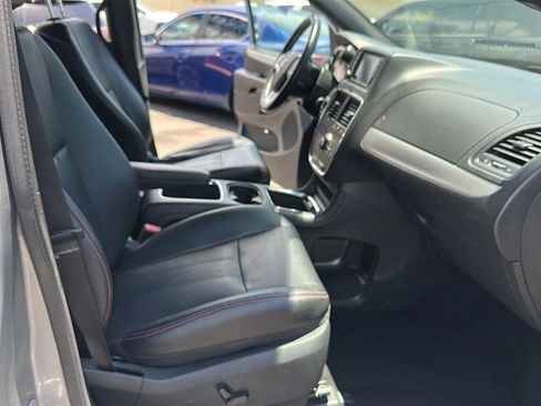 Used 2018 Dodge Grand Caravan GT FWD image 33