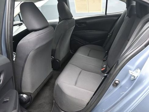 Used 2025 Toyota Corolla LE FWD image 9