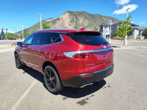 Used 2023 Buick Enclave Essence w/ Experience Buick Package FWD image 4