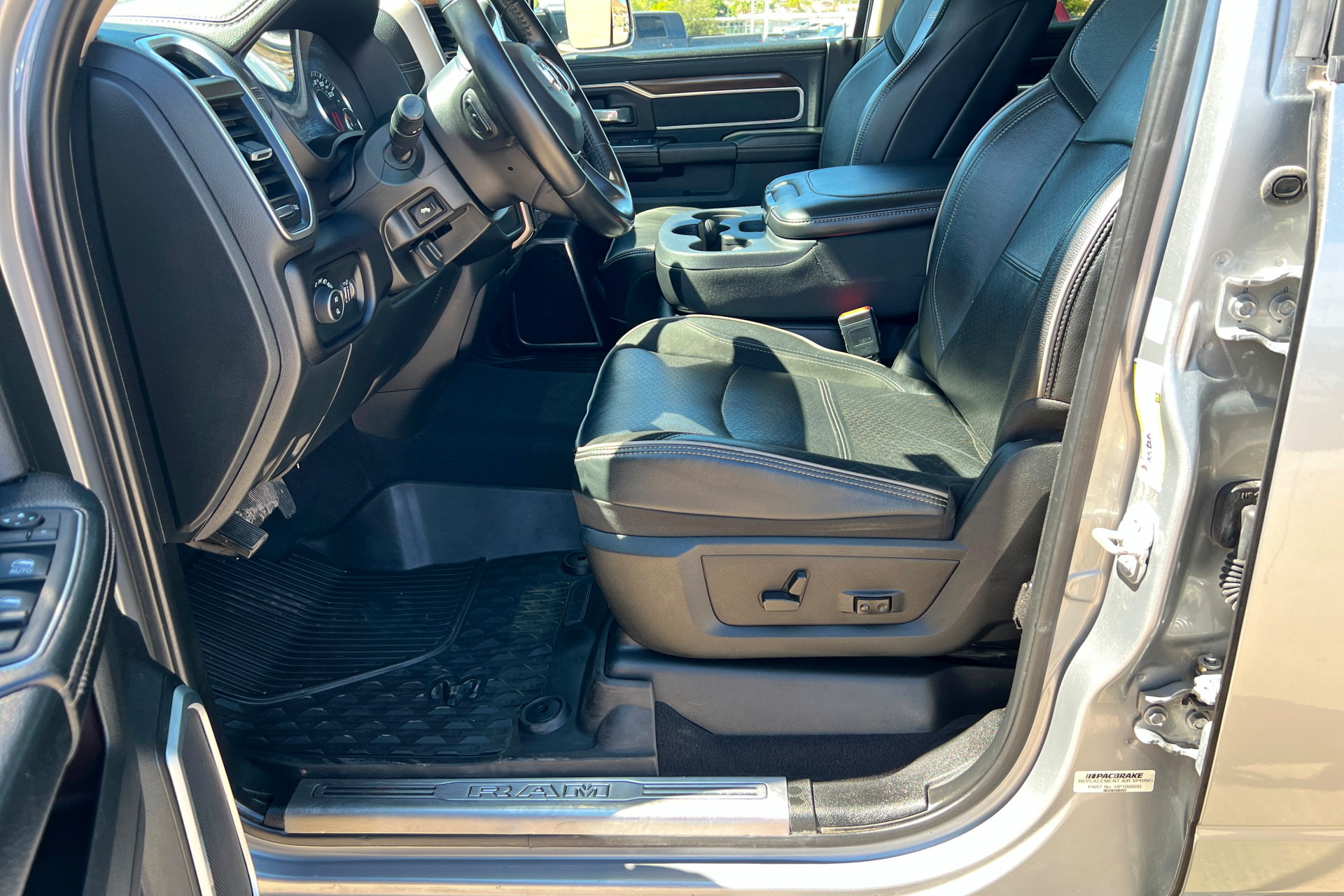 Used 2022 RAM 2500 Laramie w/ Snow Chief Group AWD/4WD image 17