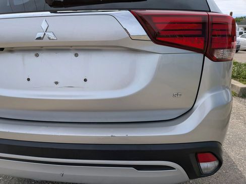 Used 2020 Mitsubishi Outlander SE FWD image 16