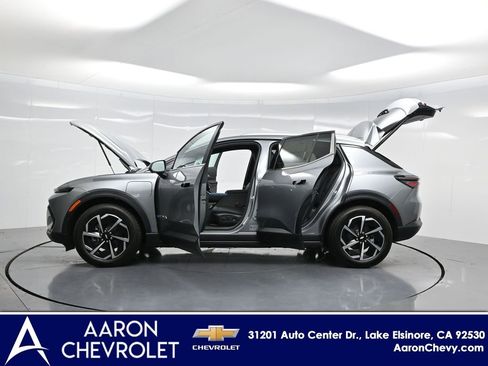 New 2026 Chevrolet Equinox EV LT image 33