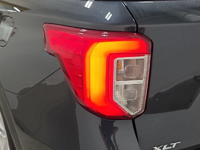Used 2023 Ford Explorer XLT AWD/4WD image 31