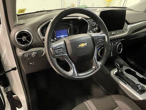 Used 2025 Chevrolet Blazer LT image 19