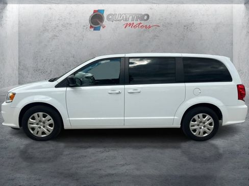 Used 2018 Dodge Grand Caravan SE w/ Rear Park Assist Package FWD image 2