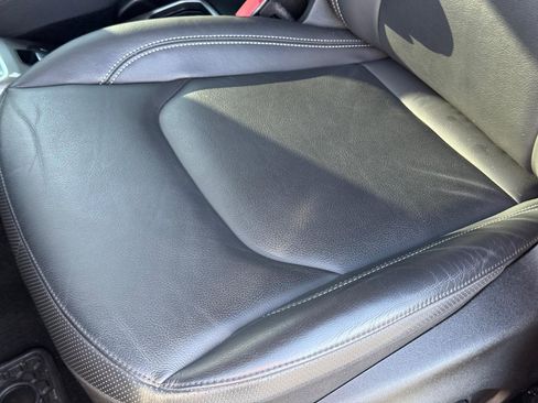 Used 2022 Jeep Renegade Limited image 25