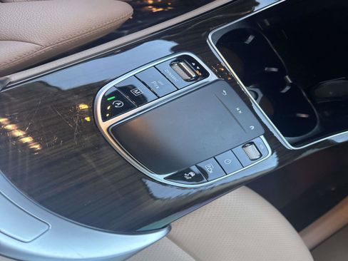 Certified 2022 Mercedes-Benz GLC 300 image 22