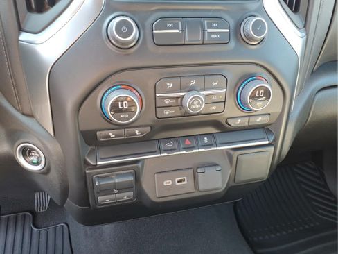 Used 2022 Chevrolet Silverado 2500 LT w/ Convenience Package AWD/4WD image 14
