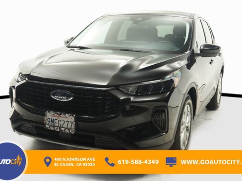 Used 2023 Ford Escape Active w/ Tech Pack #2 FWD image 1