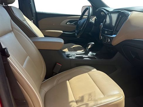 Used 2022 Chevrolet Traverse Premier AWD/4WD image 21