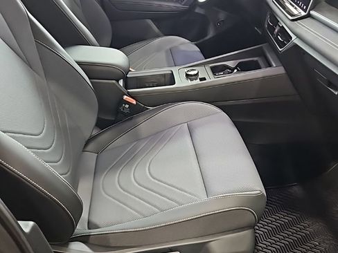 New 2026 Volkswagen Tiguan SE image 13