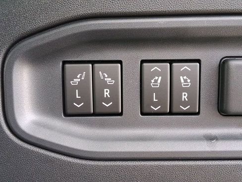 New 2026 Cadillac Vistiq Sport image 7