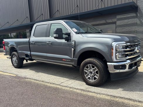 Used 2025 Ford F350 Lariat w/ Lariat Ultimate Package AWD/4WD image 3