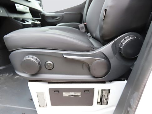 Used 2024 Mercedes-Benz Sprinter 3500 image 49