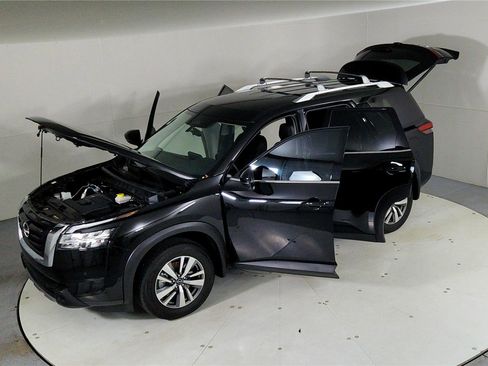 Certified 2024 Nissan Pathfinder SL image 46