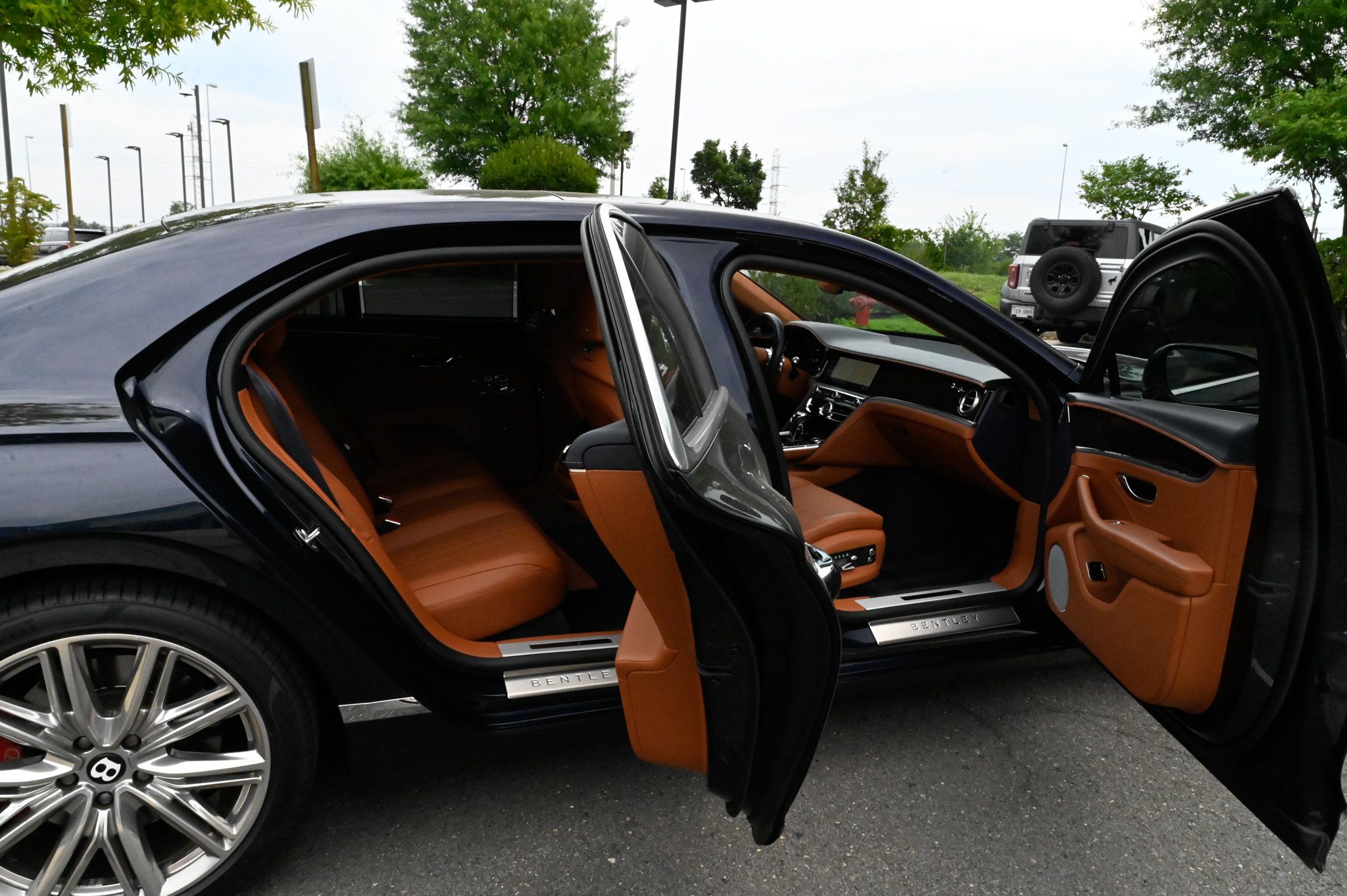 Used 2022 Bentley Flying Spur V8 AWD/4WD image 58