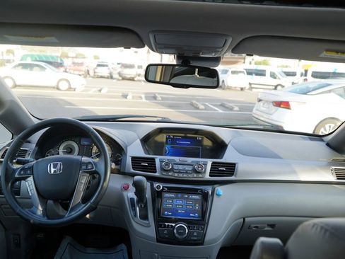 Used 2015 Honda Odyssey Touring image 23