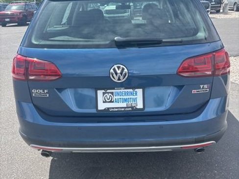 Used 2017 Volkswagen Golf Alltrack SE AWD/4WD image 4