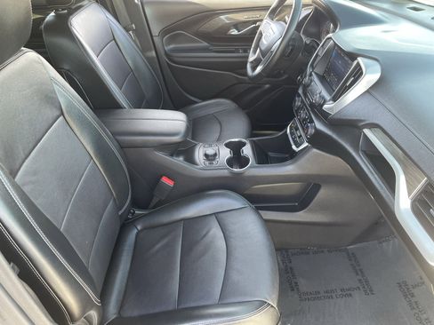 Used 2024 GMC Terrain SLT image 10