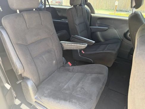 Used 2015 Dodge Grand Caravan SXT w/ Blacktop Package FWD image 27